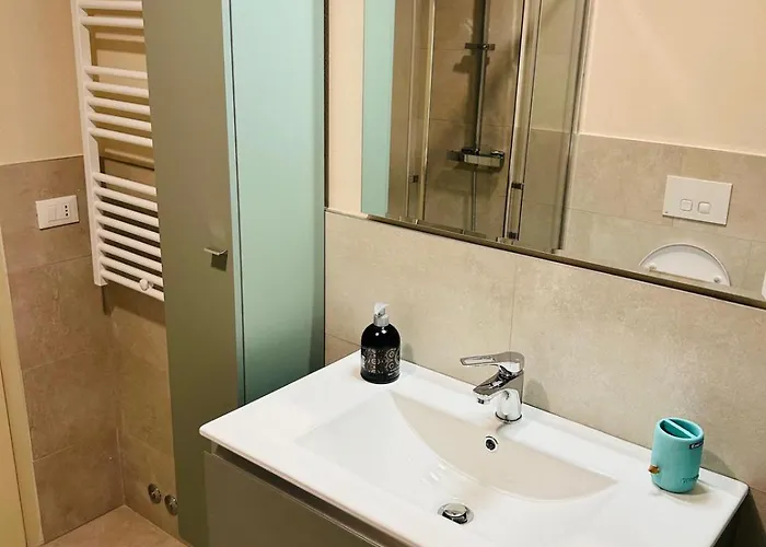 לינה וארוחת בוקר Parrot House *